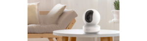 Surveillez facilement tout votre espace grâce au champ de vision à 360 degrés de la caméra TY1 et à sa fonction de suivi intelligent.