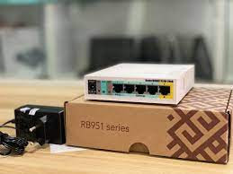 Mikrotik RB951Ui-2HnD Blanc Connexion Ethernet, supportant l'alimentation via ce port (PoE)